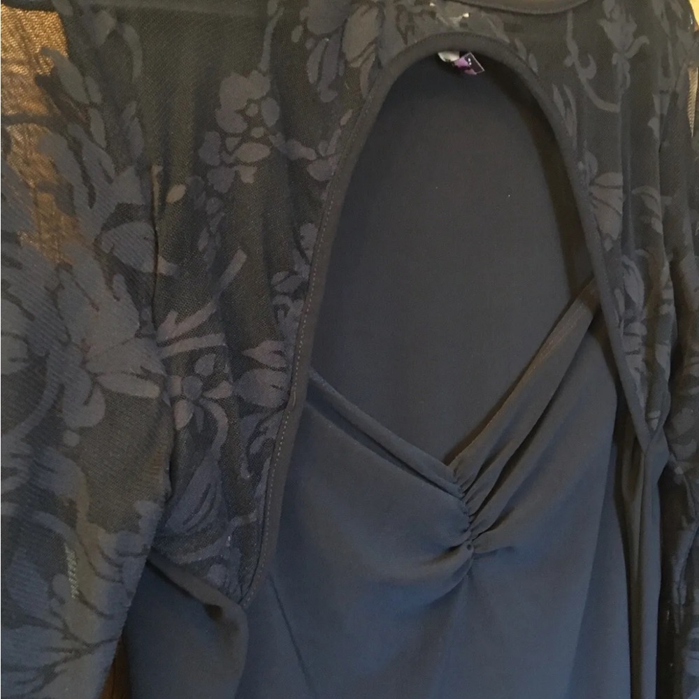 Medium black lace top